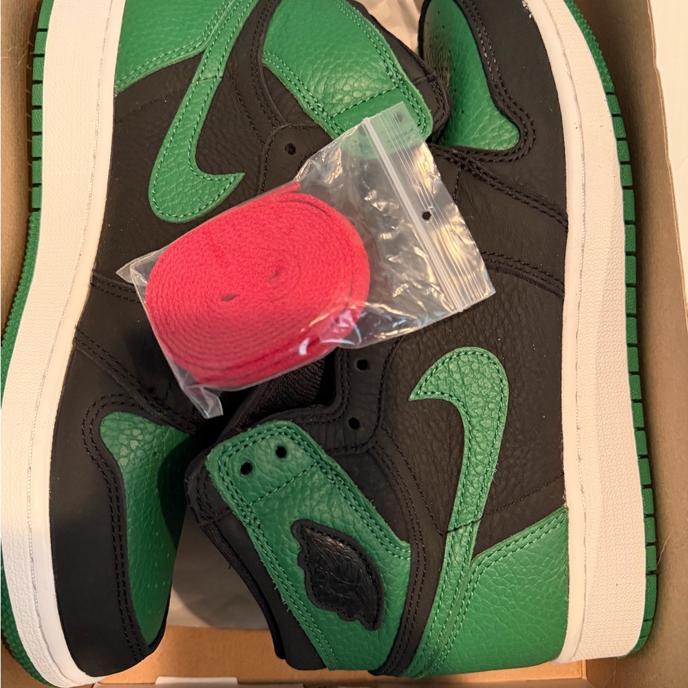 Air Jordan 1s Pine Green OG GS